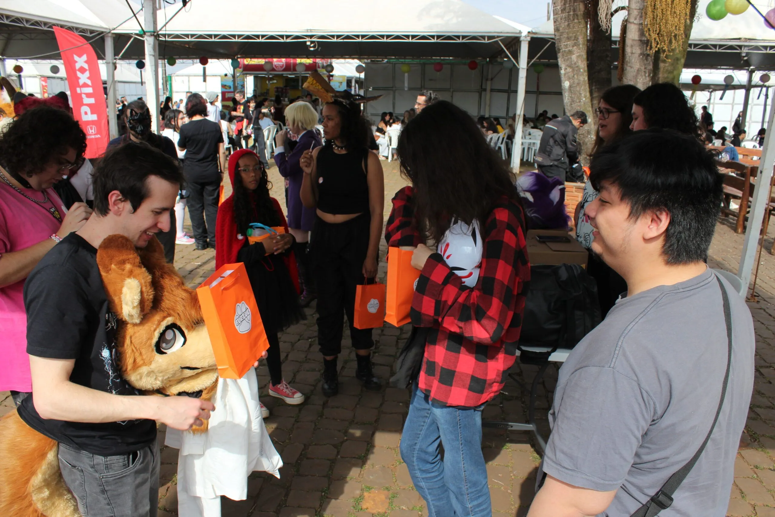 Participantes recebem seus kits